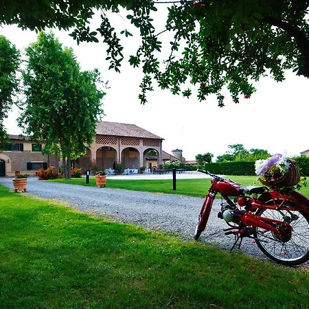 Отель Agriturismo Tenuta Casteldardo *