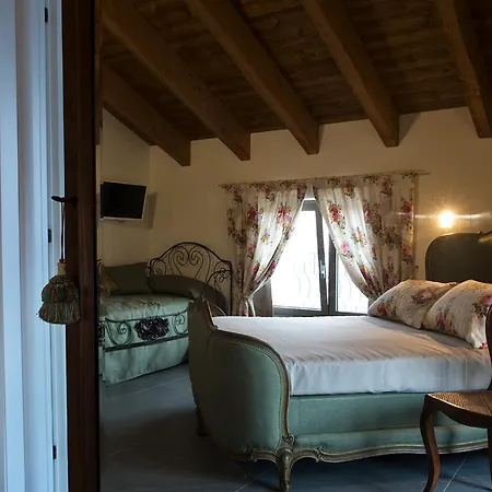 Отель Agriturismo Tenuta Casteldardo Besenzone